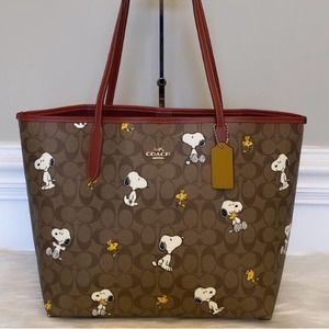 NWT💃Coach X Peanuts City Tote in Signature Canvas with Snoopy Woodstock Print